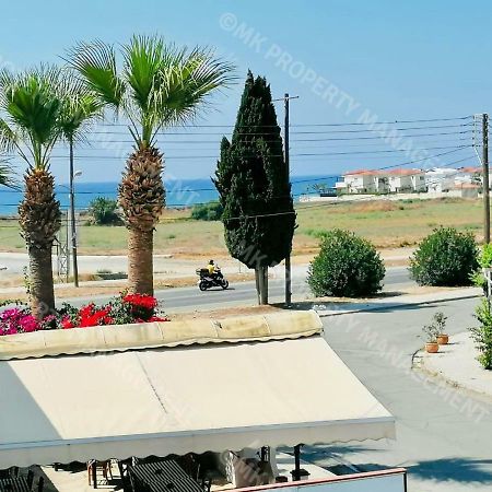 Lysia Sea-View Apartment Larnaca Bagian luar foto