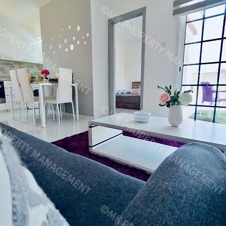 Lysia Sea-View Apartment Larnaca Bagian luar foto