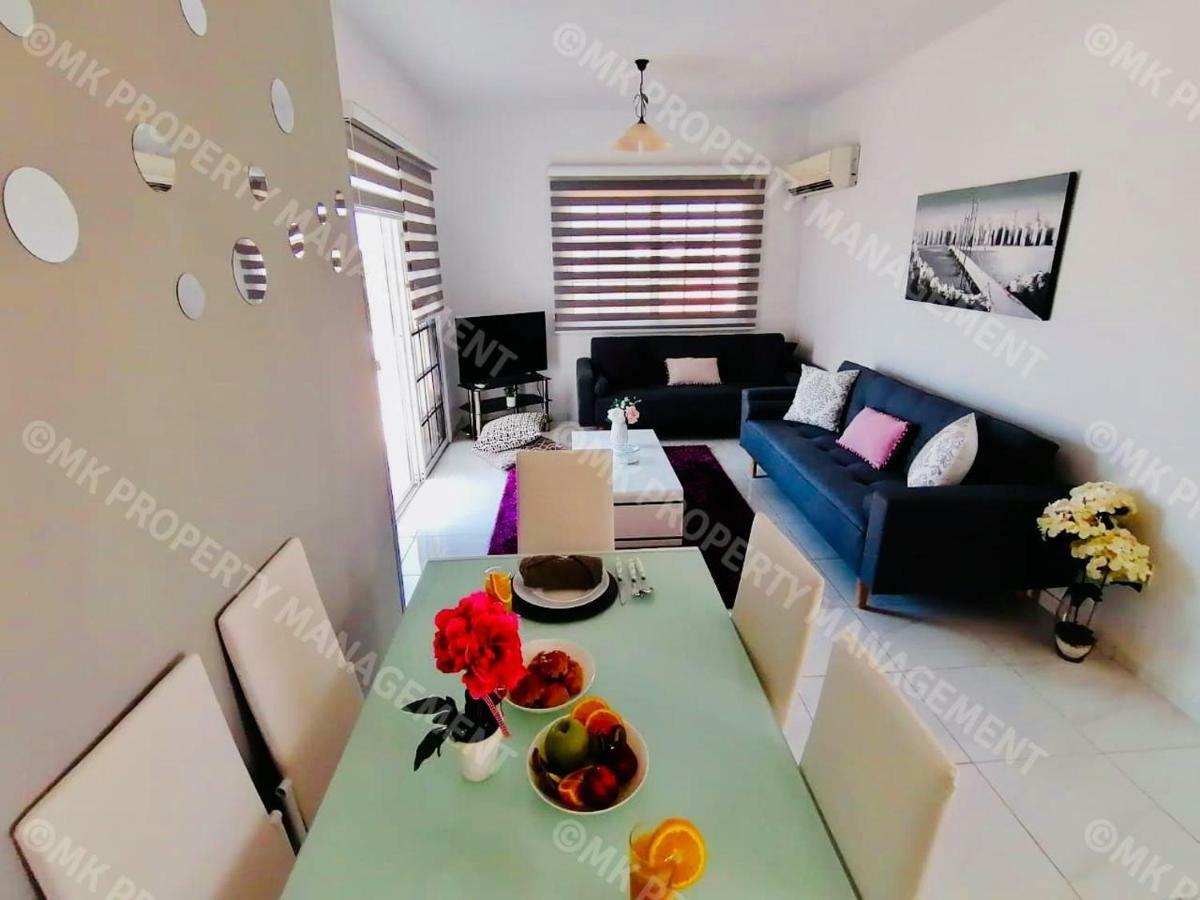 Lysia Sea-View Apartment Larnaca Bagian luar foto