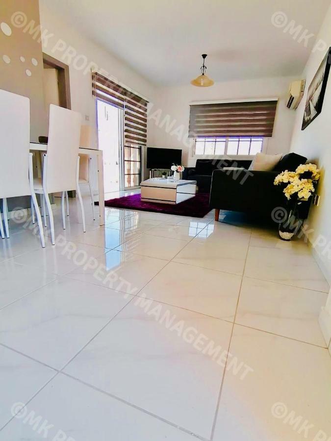Lysia Sea-View Apartment Larnaca Bagian luar foto