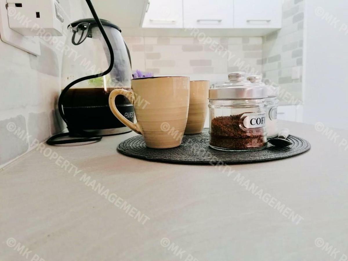 Lysia Sea-View Apartment Larnaca Bagian luar foto