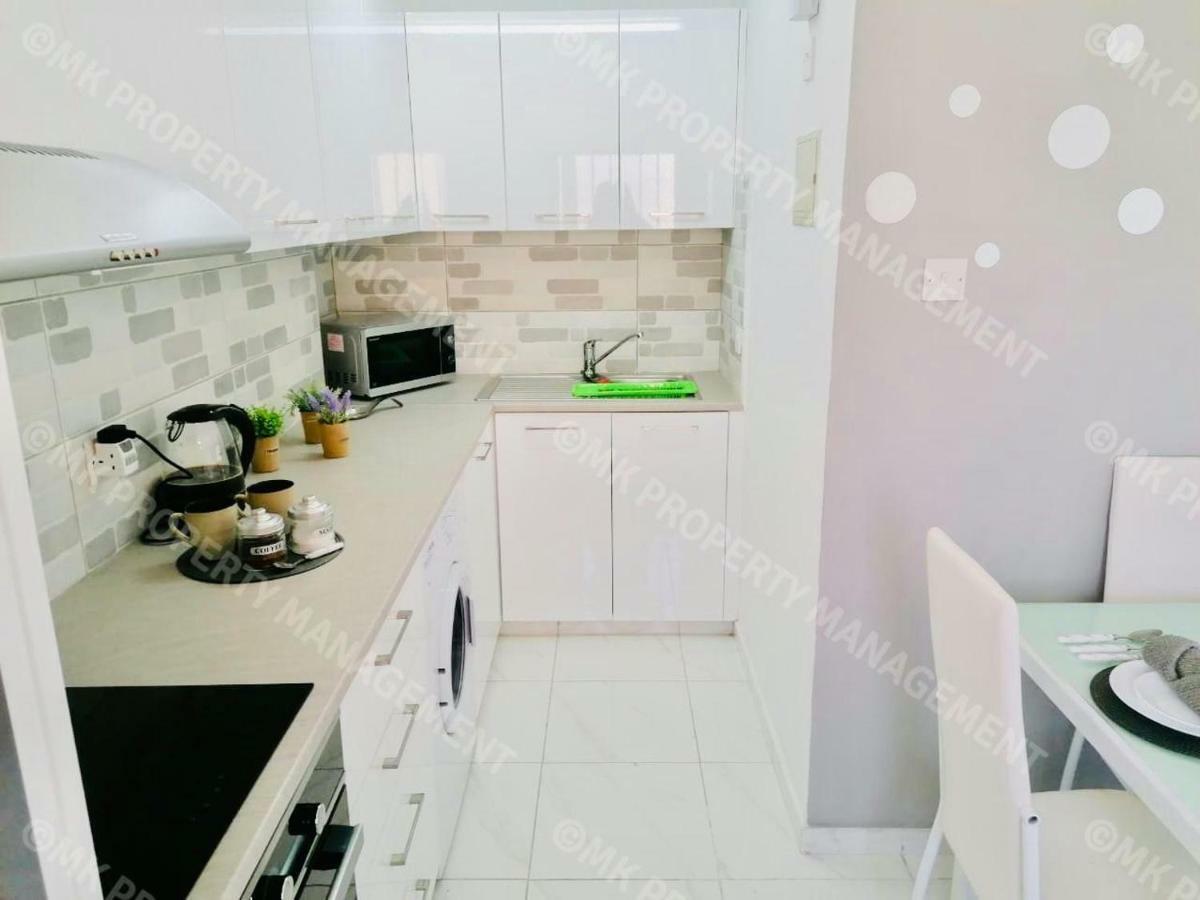 Lysia Sea-View Apartment Larnaca Bagian luar foto