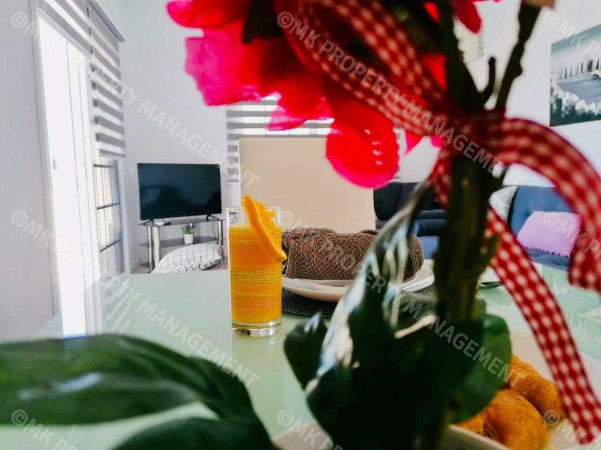 Lysia Sea-View Apartment Larnaca Bagian luar foto